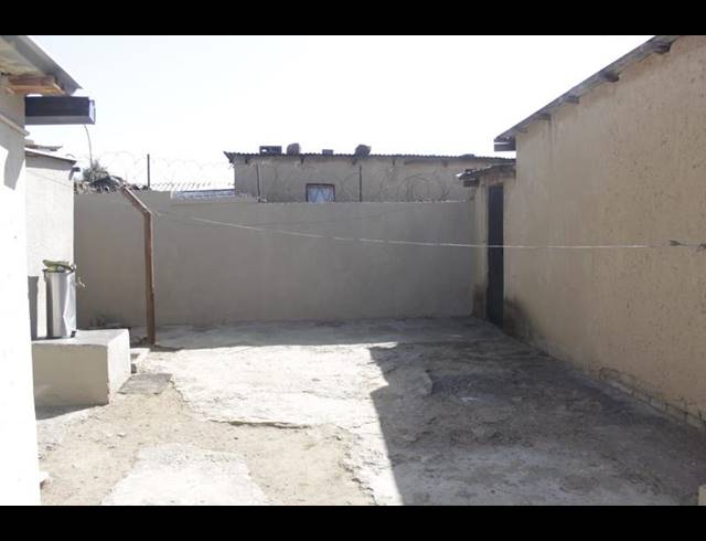 2 BEDROOM PROPERTY TO RENT IN MEADOWLANDS